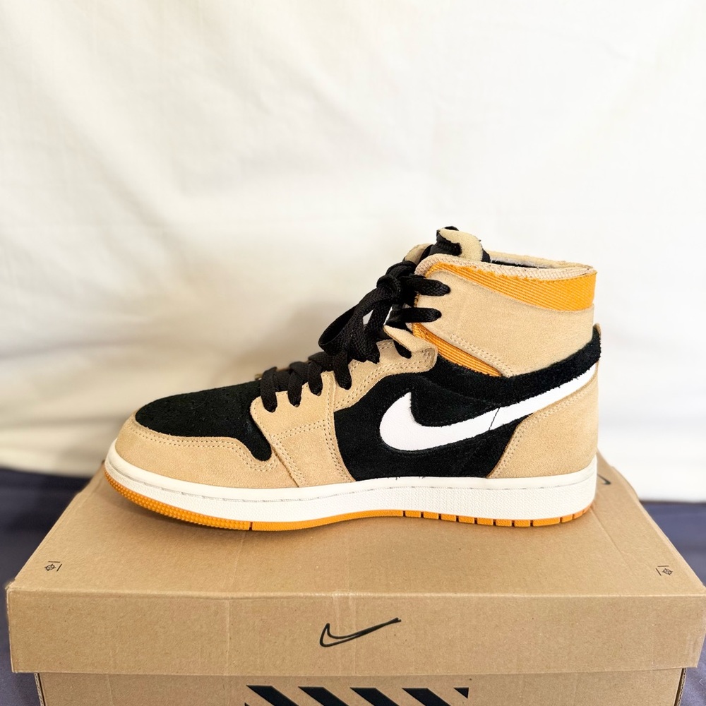 AUTHENTIC Jordan 1 High Zoom Air CMFT Pumpkin Spice size 8 CT0978-200 PRE-OWNED - Picture 6 of 8